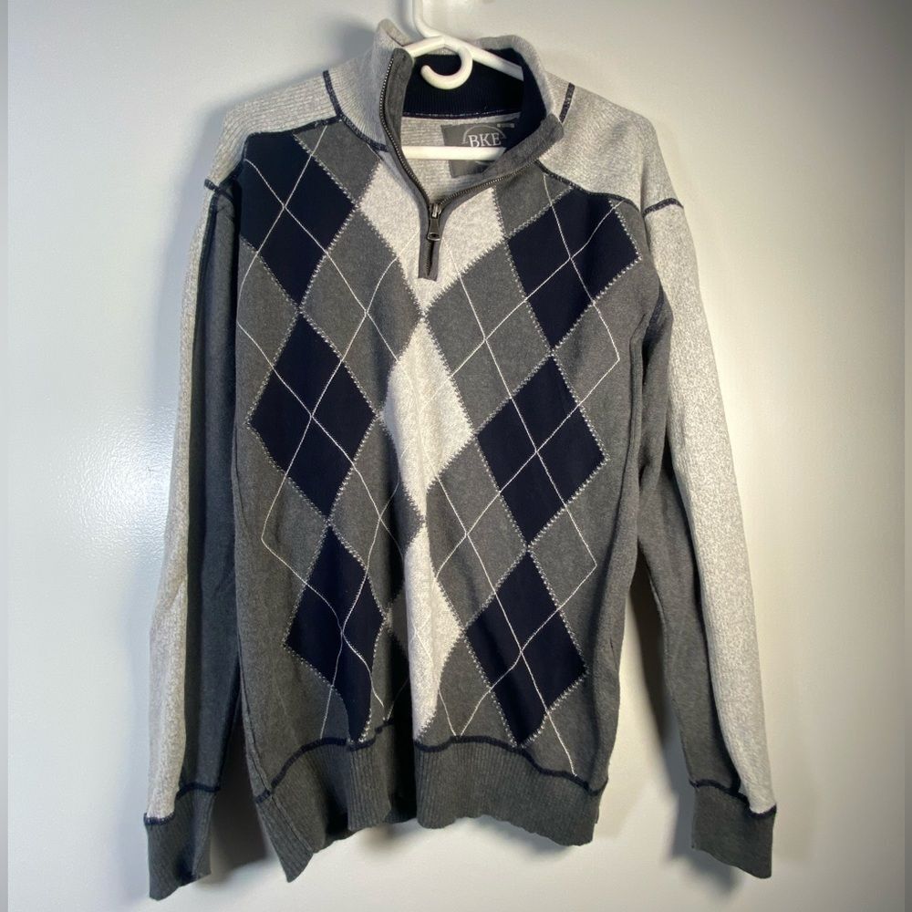 BKE Men's Zip-Up Sweater in Gray and Navy Argyle